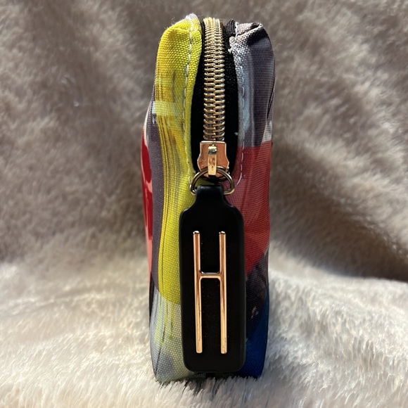 HAYWARD Makeup Case - Picture 3 of 9